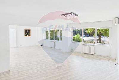 Apartament cu 5 camere decomandat în Tineretului - 2