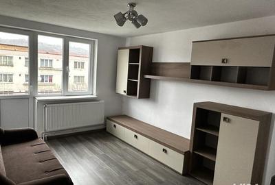 Apartament cu 4 camere în Motru - 10