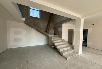 Casă cu 7 camere cu Teren 3000 Mp în Central - 15