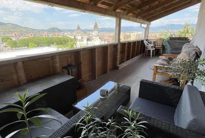 Apartament cu 4 camere decomandat în Zăvoi - 2