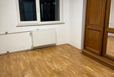 Apartament cu 4 camere decomandat în Iancului