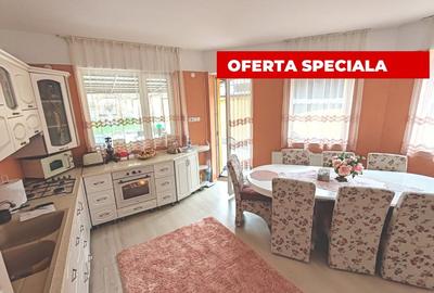 Casa 7 camere, 4 grupuri sanitare, curte si gradina Casa 7 camere, 4 grupuri sanitare, curte si gradina - 1