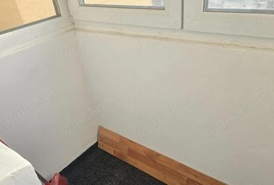 Apartament cu 2 camere decomandat în Micro 15