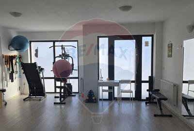 Spațiu comercial, de 105 mp, în Central - 4