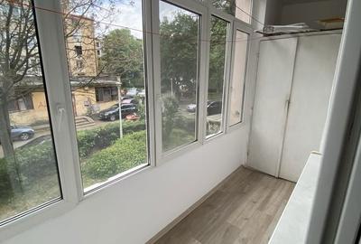 Apartament cu 3 camere semidecomandat în Central - 1