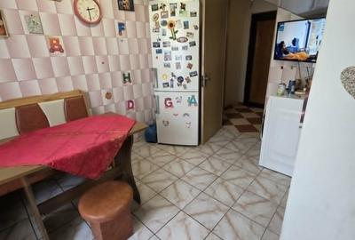 Apartament cu 2 camere decomandat în Văcăresti - 8