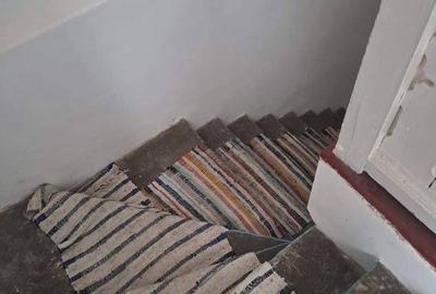 Apartament cu 4 camere în Central - 1