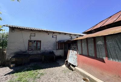 Casă cu 6 camere cu Teren 3000 Mp în Central - 2