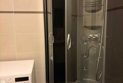 Apartament cu 3 camere decomandat în Florești