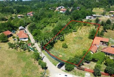 Teren de vanzare in comuna Poienarii de Arge?, sat Poienari, jude? Arge?. - 2