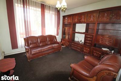 Casă cu 6 camere decomandat cu Teren 335 Mp în Central - 1