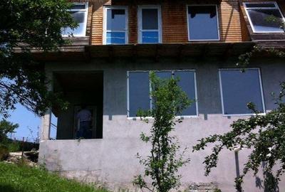 Casă cu 7 camere cu Teren 300 Mp în Breaza - 9