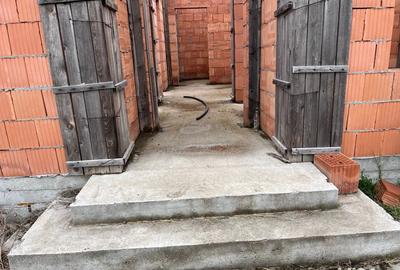 Vand casa in construc?ie macea - 1