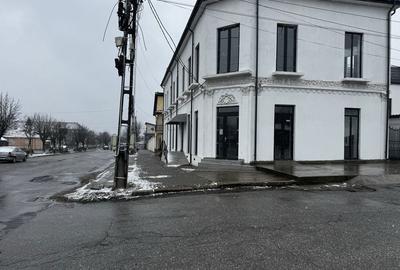 Casă cu 4 camere cu Teren 300 Mp în Central - 5