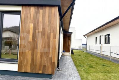 Casa individuala de 3 camere, 90mp, curtea 350mp, zona Sanic - 8