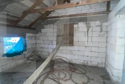 Casă cu 4 camere cu Teren 500 Mp în Central - 4