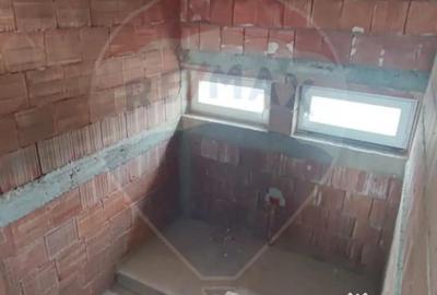 Casă cu 5 camere cu Teren 500 Mp în Oșorhei - 2