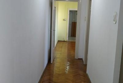 Apartament cu 3 camere semidecomandat în Circumvalațiunii - 13