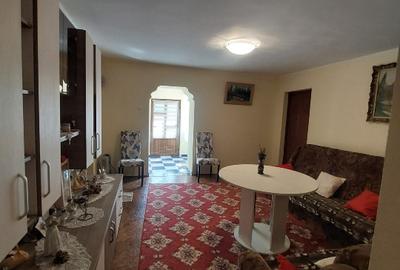 Teren si casa de vanzare ,mobilata, utilata,cu vad stradal excelent! - 8