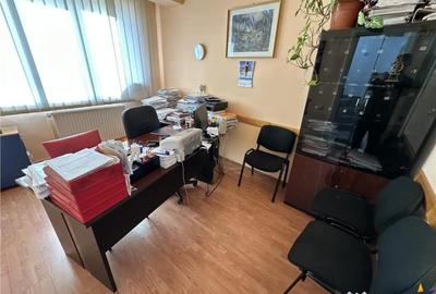 Spațiu comercial, de 126 mp, în Central - 6