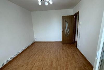 De vanzare apartament cu 3 camere - 7