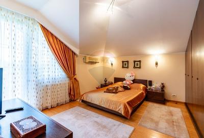 Casa / Vila in Corbeanca, pe strada Laguna Albastra, langa lac - 12