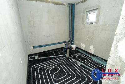 Casă cu 5 camere cu Teren 136 Mp în Neptun - 7