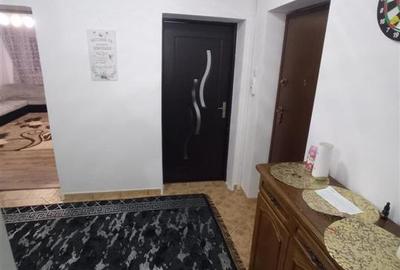 Apartament cu 4 camere semidecomandat, mobilat în Podu Roș - 12