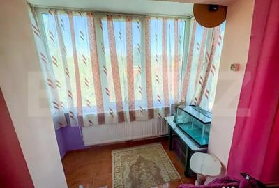 Apartament cu 3 camere semidecomandat în Central - 1