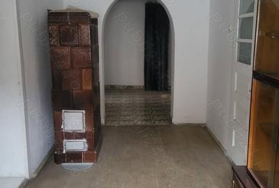 Casă cu 2 camere în Beiuș - 5