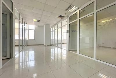 Spatiu de birouri / Cladire noua/ paza - 1