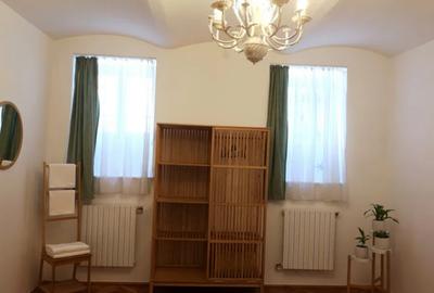 Apartament cu 2 camere decomandat în Centrul Istoric