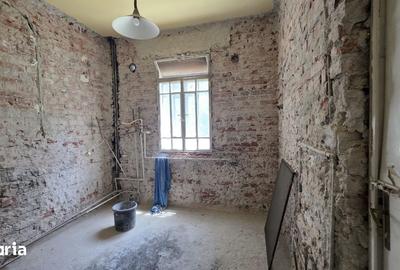 Casă cu 6 camere cu Canalizare în Domenii - 11