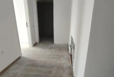 Apartament cu 2 camere decomandat în Theodor Pallady