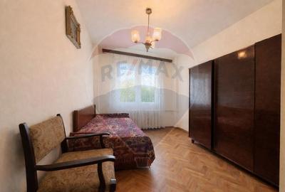 Apartament cu 4 camere decomandat în George Bacovia - 10