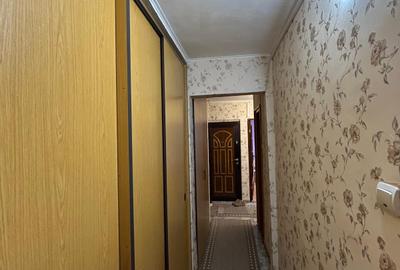 Apartament cu 3 camere, mobilat în Poarta 6 - 7