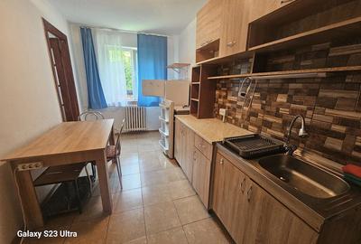 Apartament cu 2 camere semidecomandat în Lunei