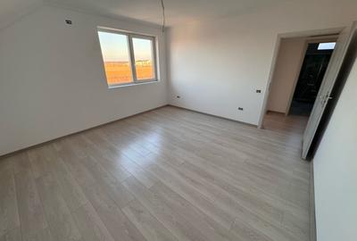 Asfalt, 4 Camere, Comision 0% - 5