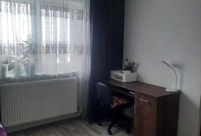 Vind ap 4 camere la Comisariat et 4 - 4