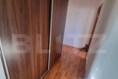 Apartament de vanzare, cu 3 camere, 64 mp, zona Craiovita No - 7