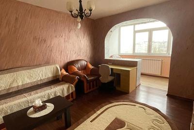 Apartament cu 2 camere decomandat în Micro 20 - 1
