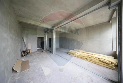 Hala 2.700 mp + birouri 800 mp + teren 1.400 mp AEROPORT BRASOV - 6