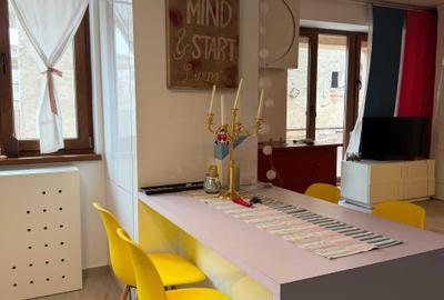 Apartament cu 3 camere decomandat, mobilat în P-ța Victoriei - 2