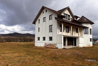 Casă individuală cu 5 camere cu Teren 7000 Mp în Exterior Nord - 3