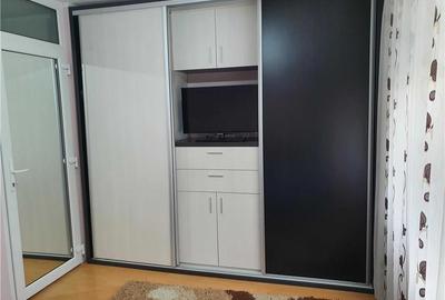 Apartament cu 2 camere decomandat în Titan