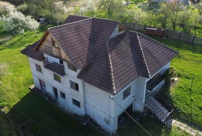 Casă cu 4 camere în Bărbătești - 8