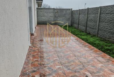 Casă cu 4 camere cu Teren 470 Mp în Vidra