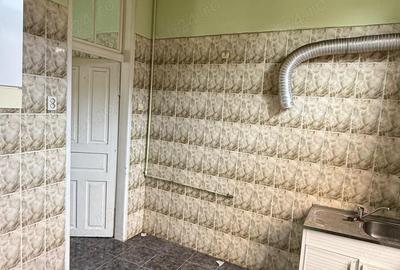 Casă cu 3 camere în Central