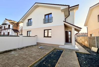 Duplex cu 4 camere, toate utilitatile + asfalt- Mosnita - 1