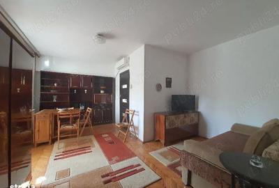 Garsonieră, mobilată în Titan